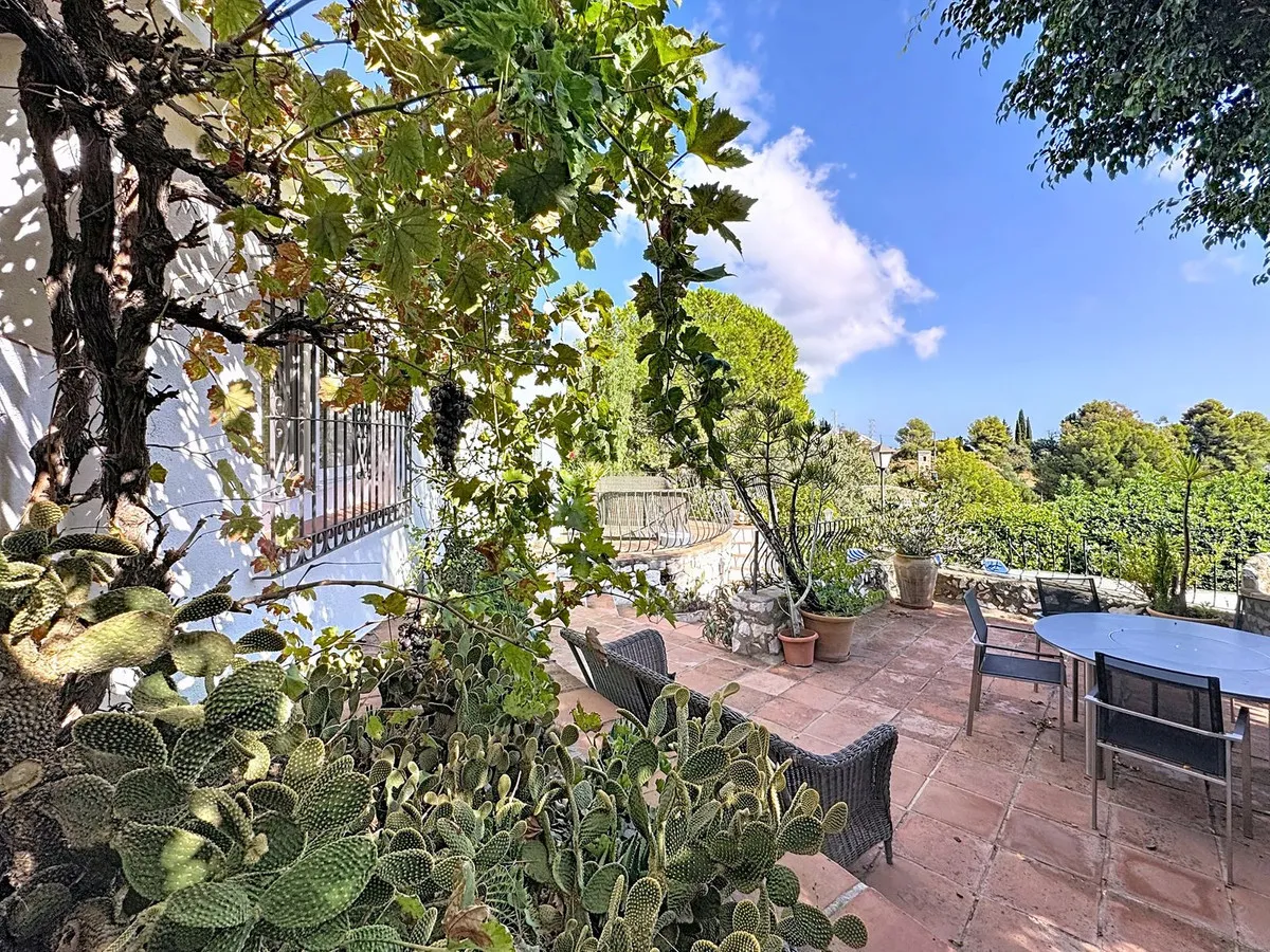 f627a3de-411e-4c48-adc1-a6a276a1707f