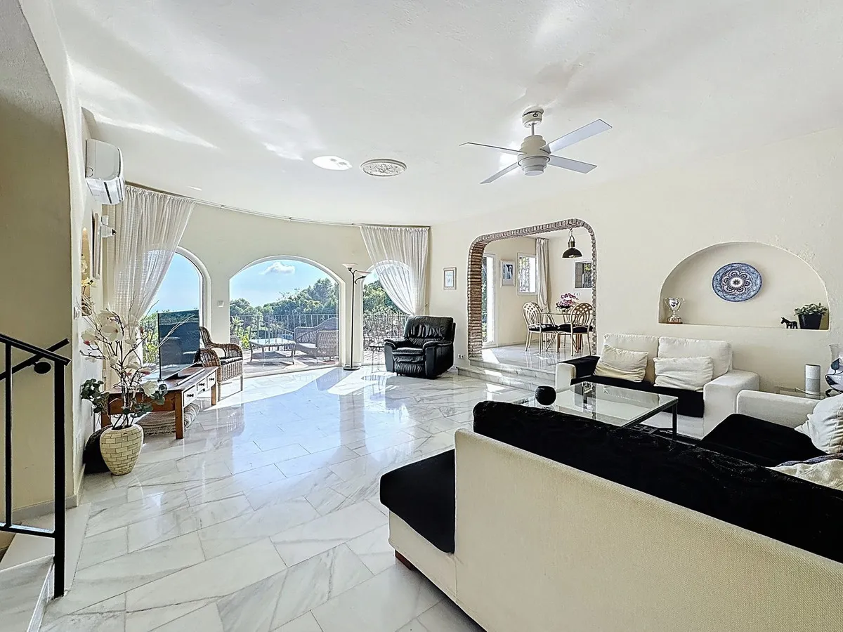 f8a666ab-2daf-4923-addf-79e034634d32