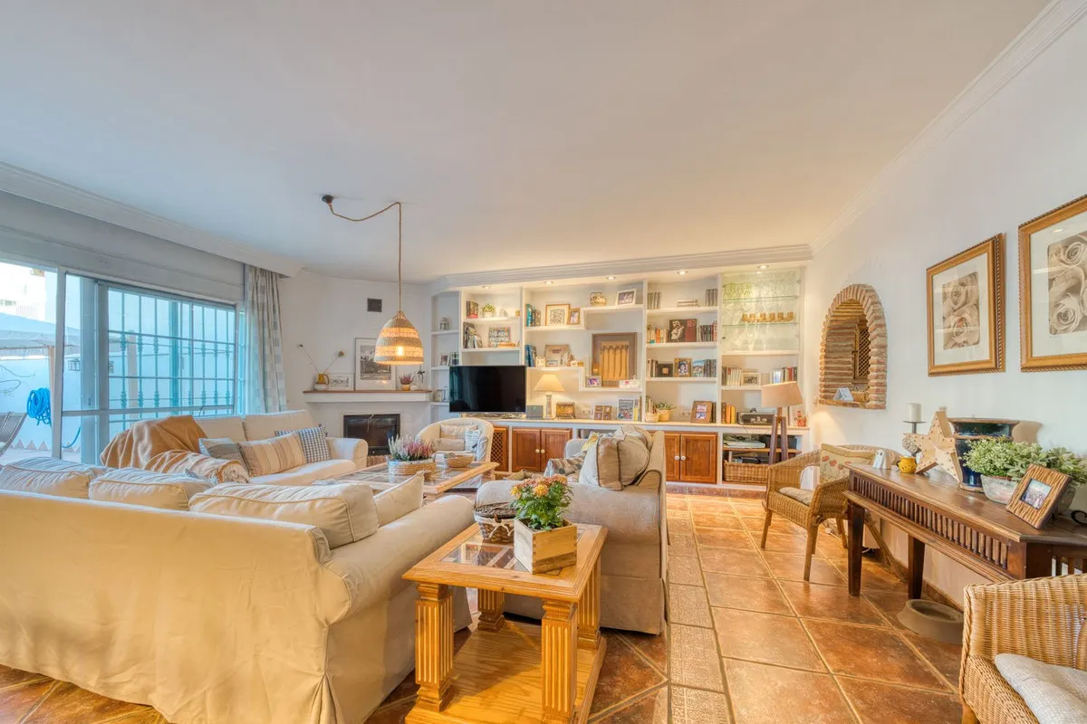 c7976631-1e83-43f0-83ef-f26f32c83920