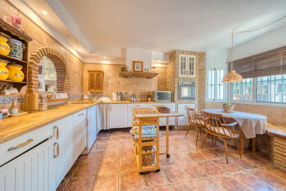 d16a52a6-92d6-4730-b10b-548624c47ef1