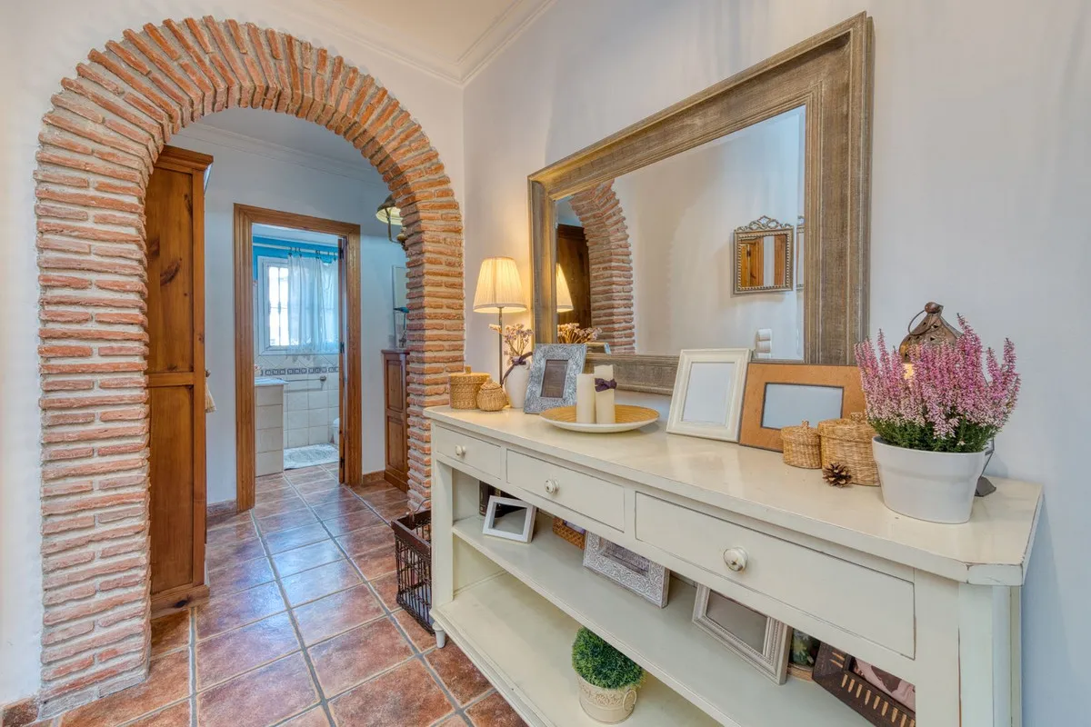 ff093139-5573-4b5e-87e7-63ab8a23bf18