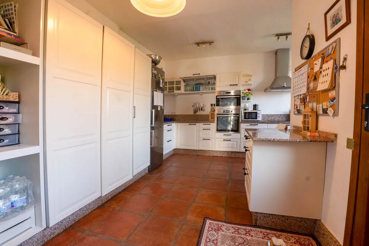 37607d64-b477-490d-a8ce-fff3dd1d32ca