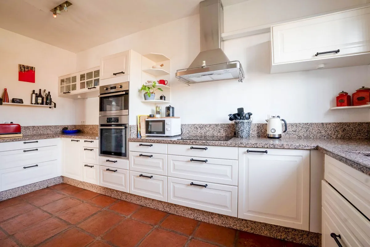 8b767931-129d-48c1-8397-d4ba05fd9b1e