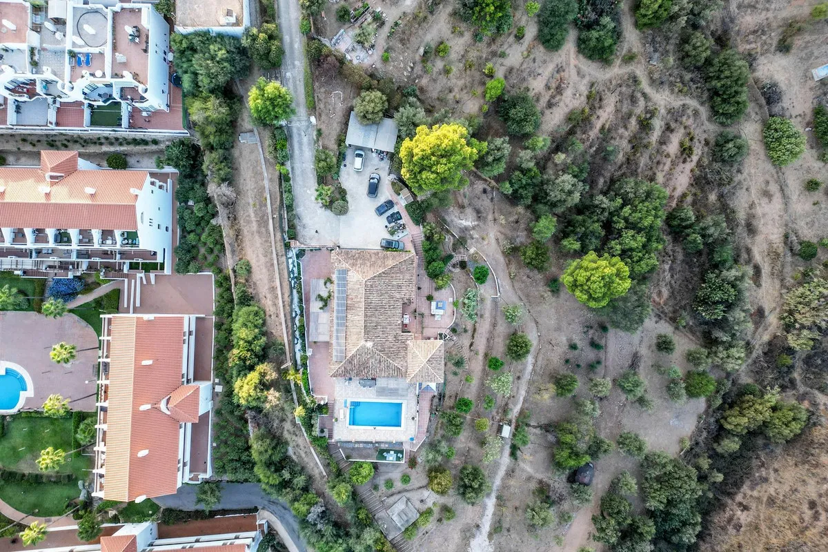 cb9033ae-b882-430e-a566-1217a6f2b7e0