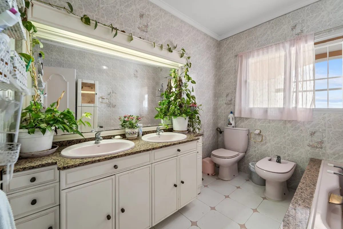 26296cda-9825-4d56-80c6-796edcb3a774