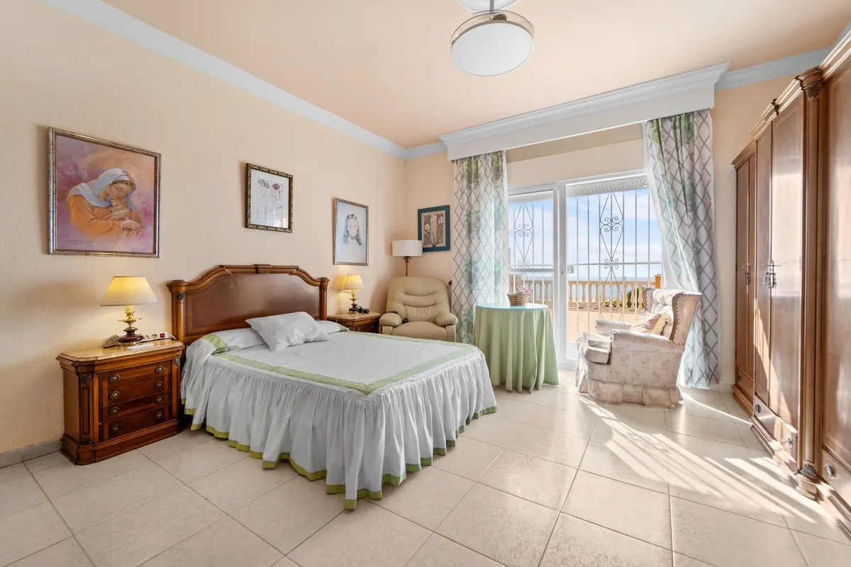 4fcb828c-ef91-4aff-97e6-f906b9b715ff