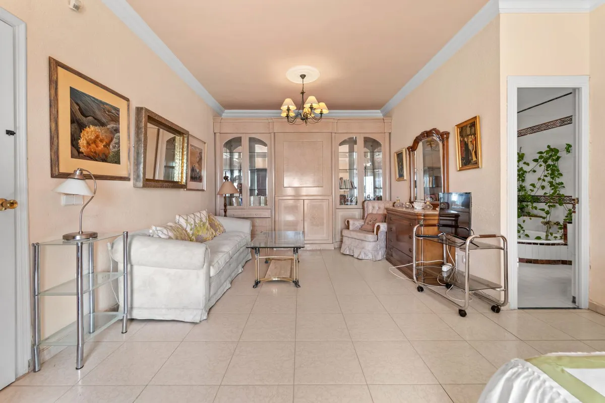 6cb3c356-9c94-4147-bb45-56b795aa3980