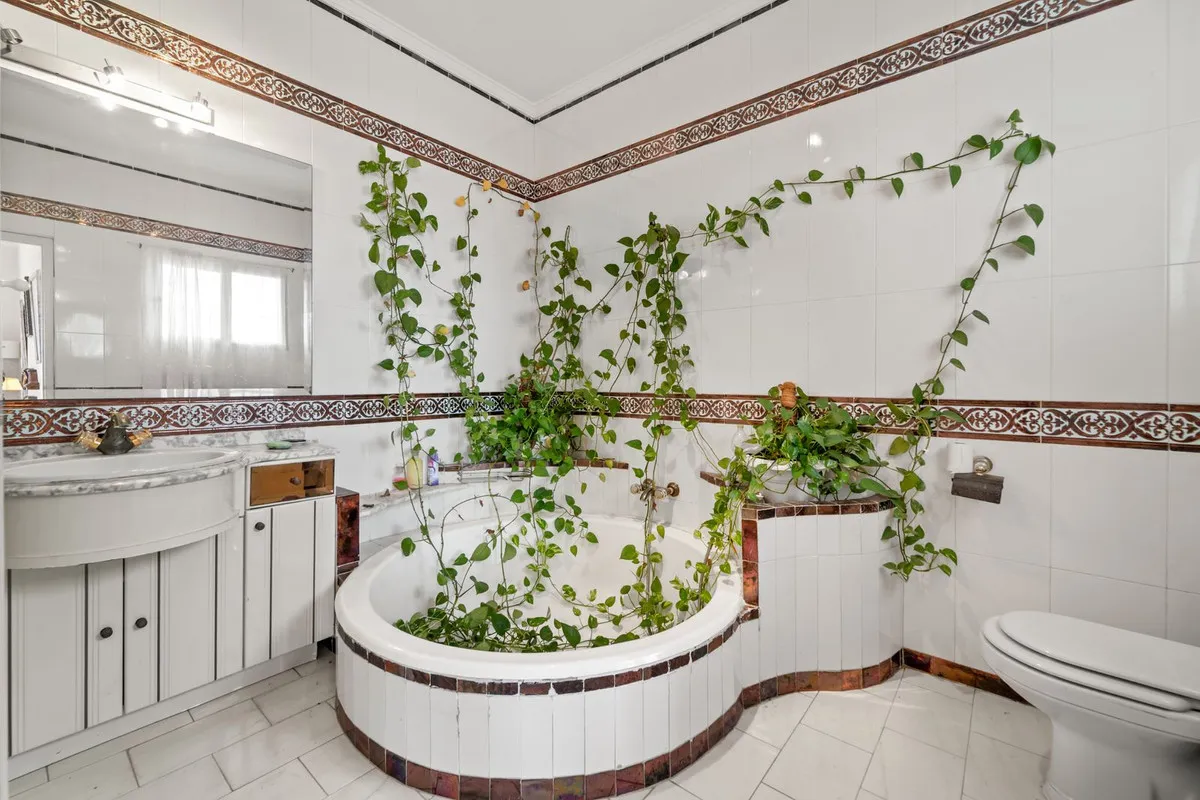 9d735f81-00c9-47ac-93e6-b8ee55fd3d7e