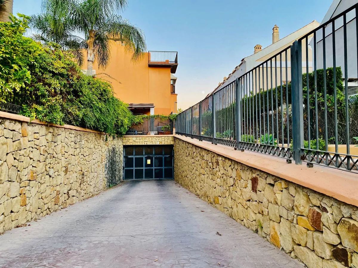 9cad4a12-9804-4964-a801-da6fcfc160b4