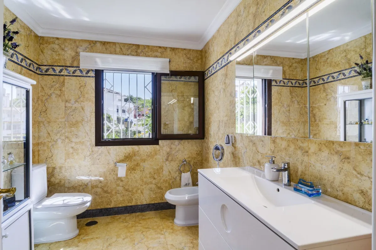 945ce75c-0410-4918-8f14-7643f266caa8