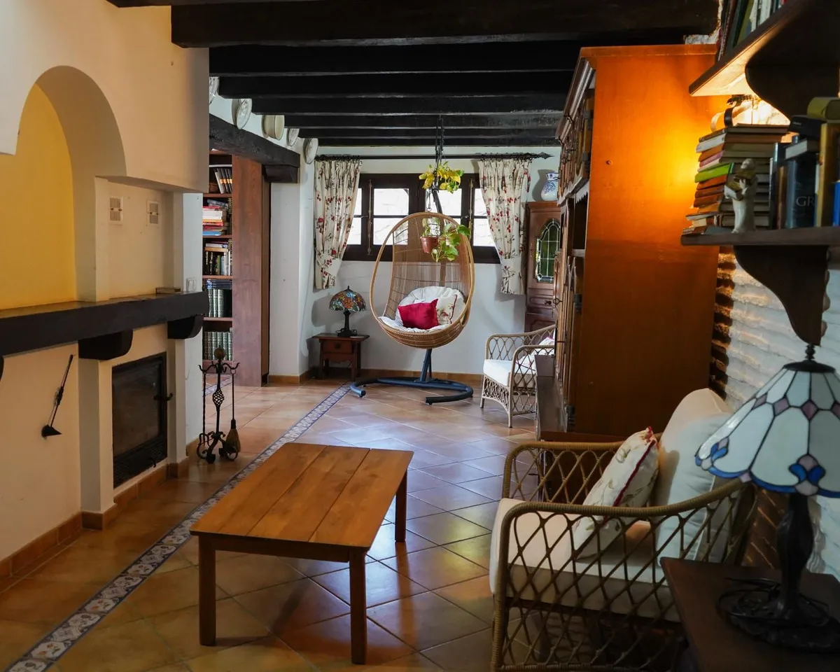 4d0c07aa-c25c-4b6a-9280-5a75c3a55edf