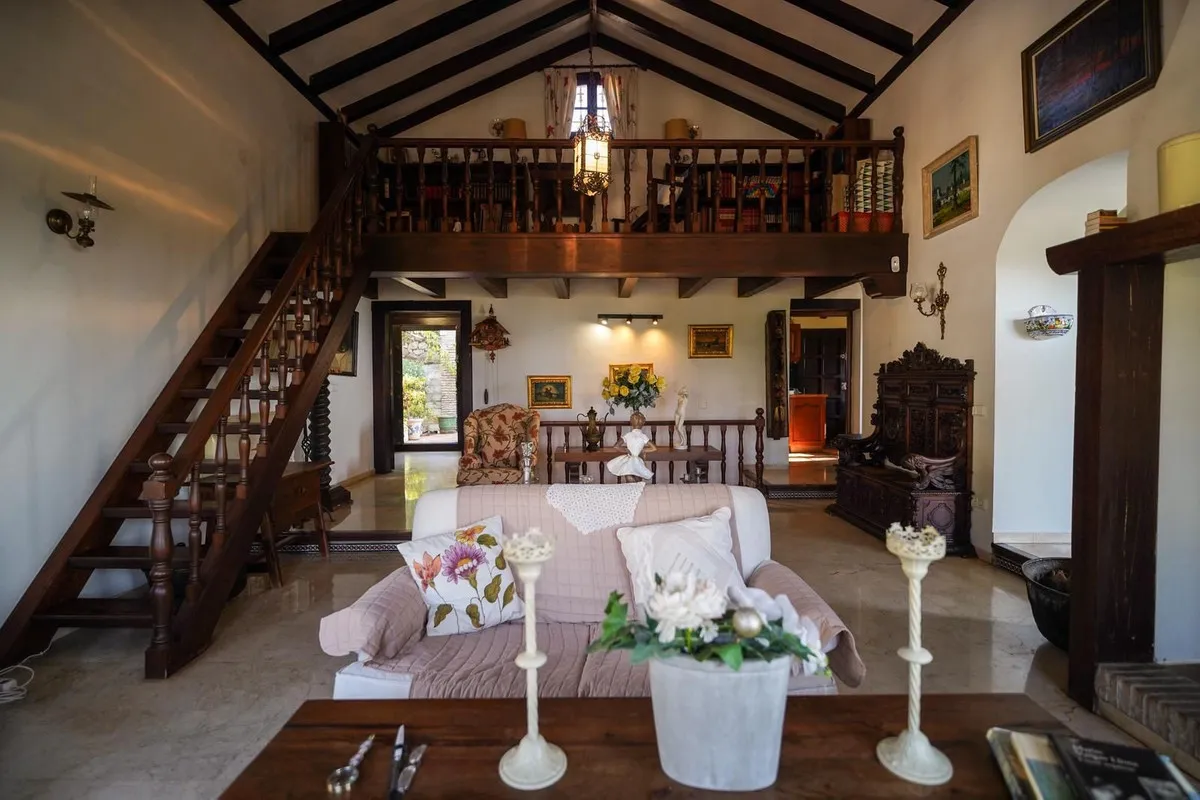 cd4dd879-08fd-4f57-a5b8-c6b754048cb6