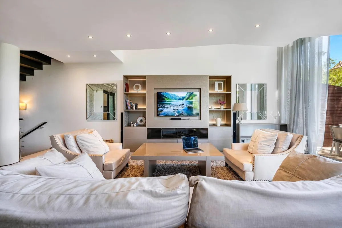 8949da61-d370-45d1-a974-48c97db7dfac