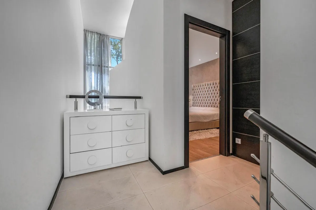 ac956a0b-5332-4abd-b946-a05bb200c080