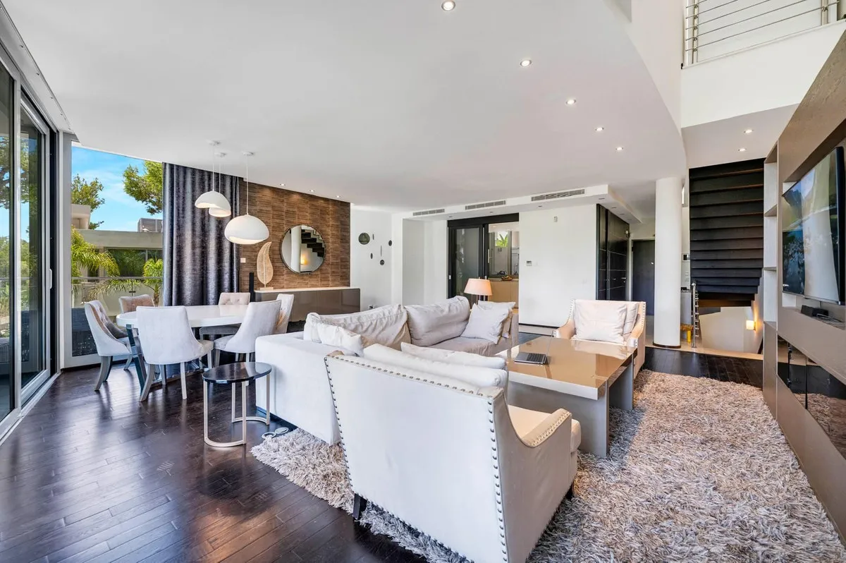 b4d8c0df-821c-4056-88d7-24cfa6b5c80d