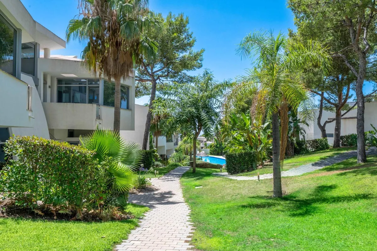 d7e8fa19-a8a4-4d2b-8253-50e7a8261cc1