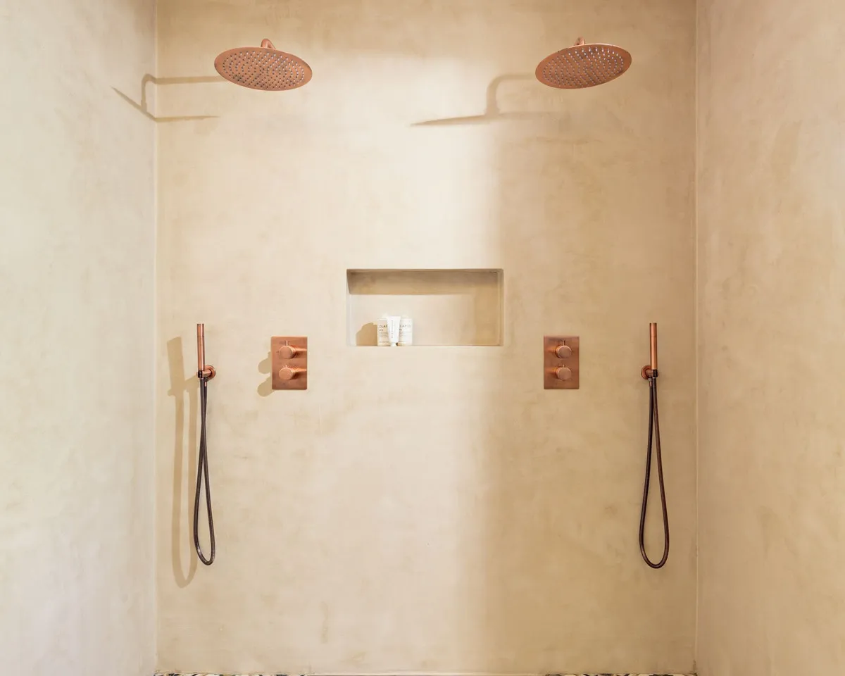 6f959542-7378-4a2e-9050-3b88db9b4afc