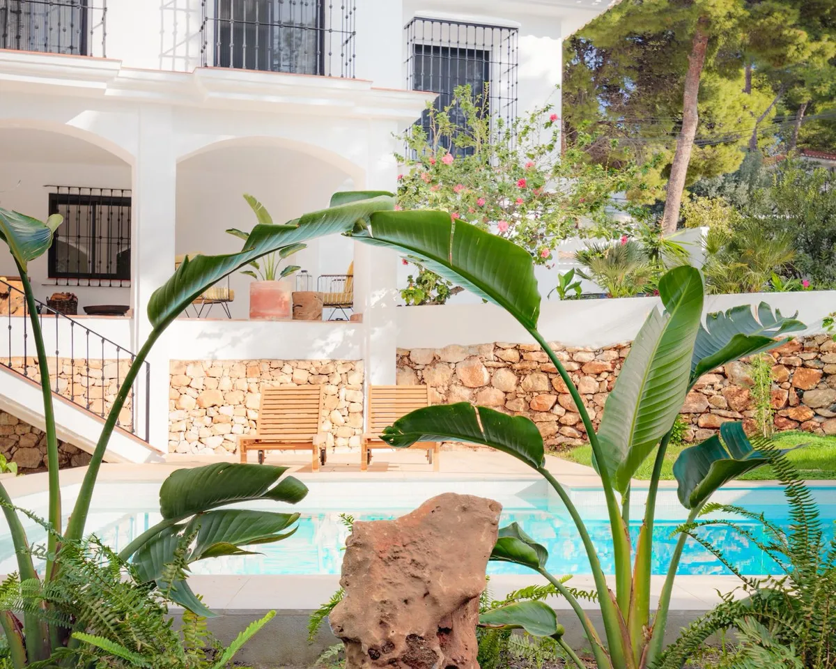 a855fe8c-85f2-431a-b48f-1c9121c76ef4