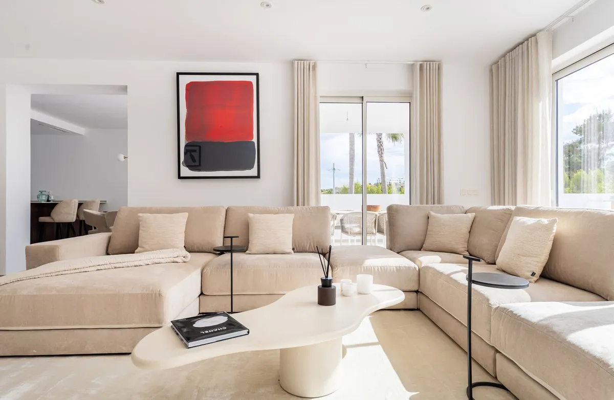 dac0e0f0-3a28-404d-956e-8b174e36a75b