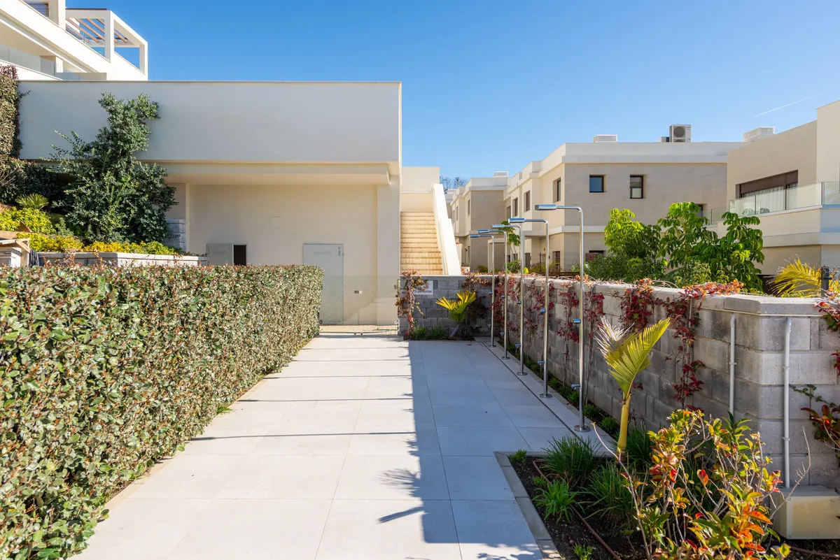 6a57cdec-1795-4673-86d9-f8903c6d1aa1