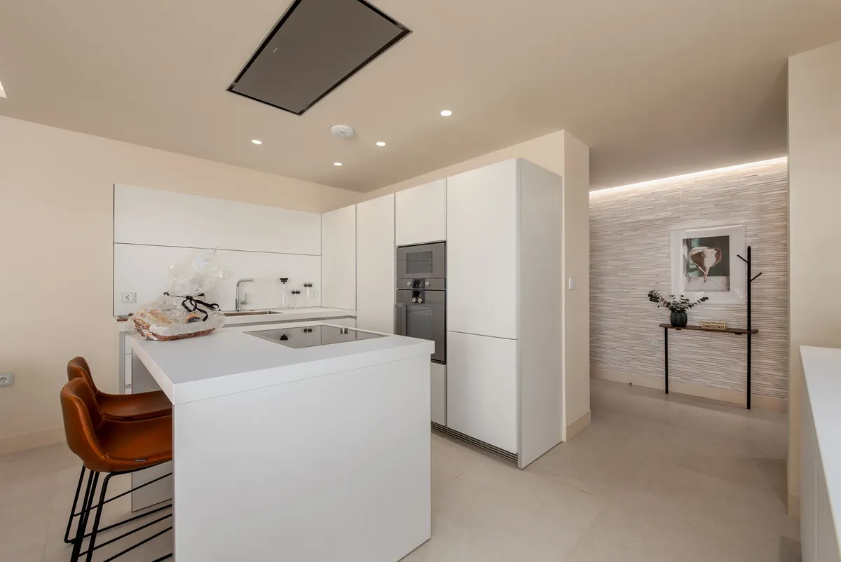 b556f4ab-ae25-4ac4-8a23-00eccbf4cc6a