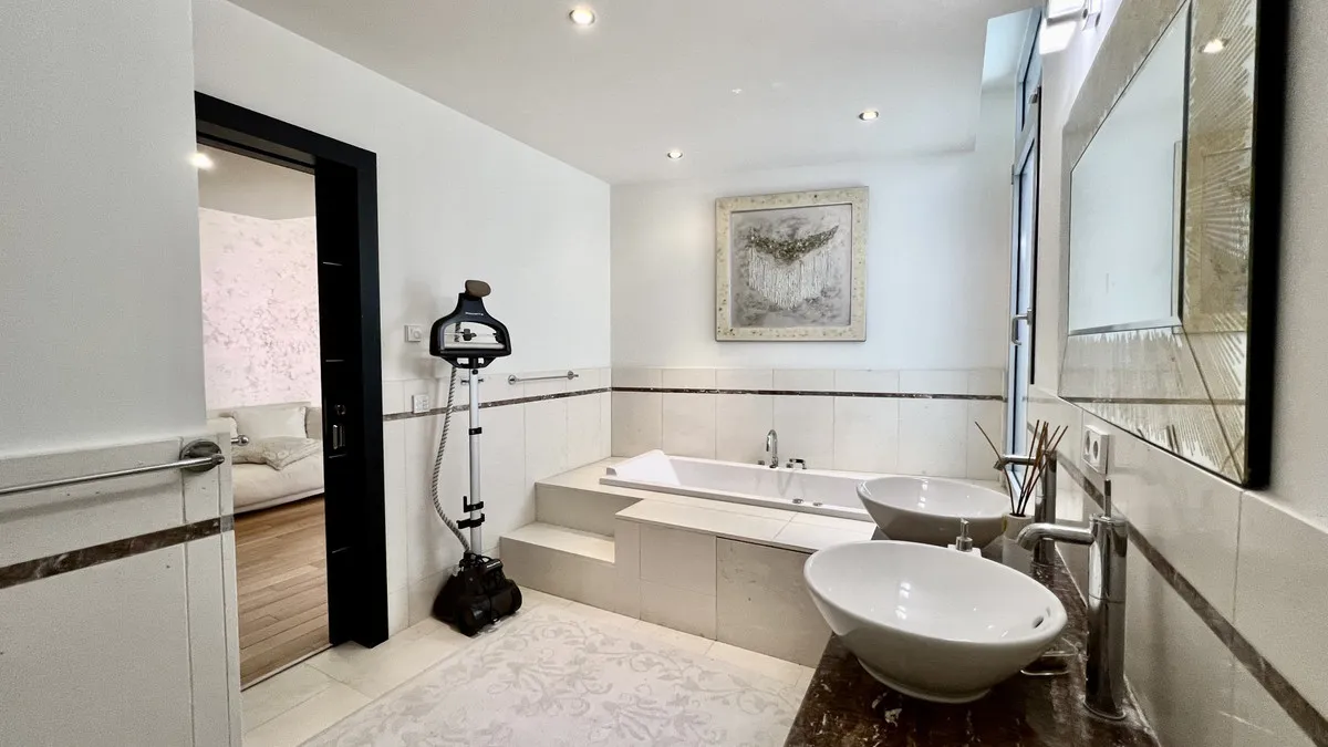 7bd45b16-16f2-4c20-a3e8-e49ff7a3f979