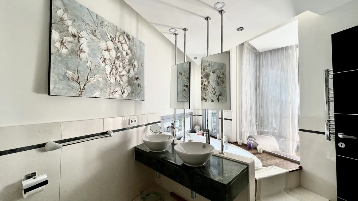 e80006bb-2990-4d52-b630-8cf116d79112