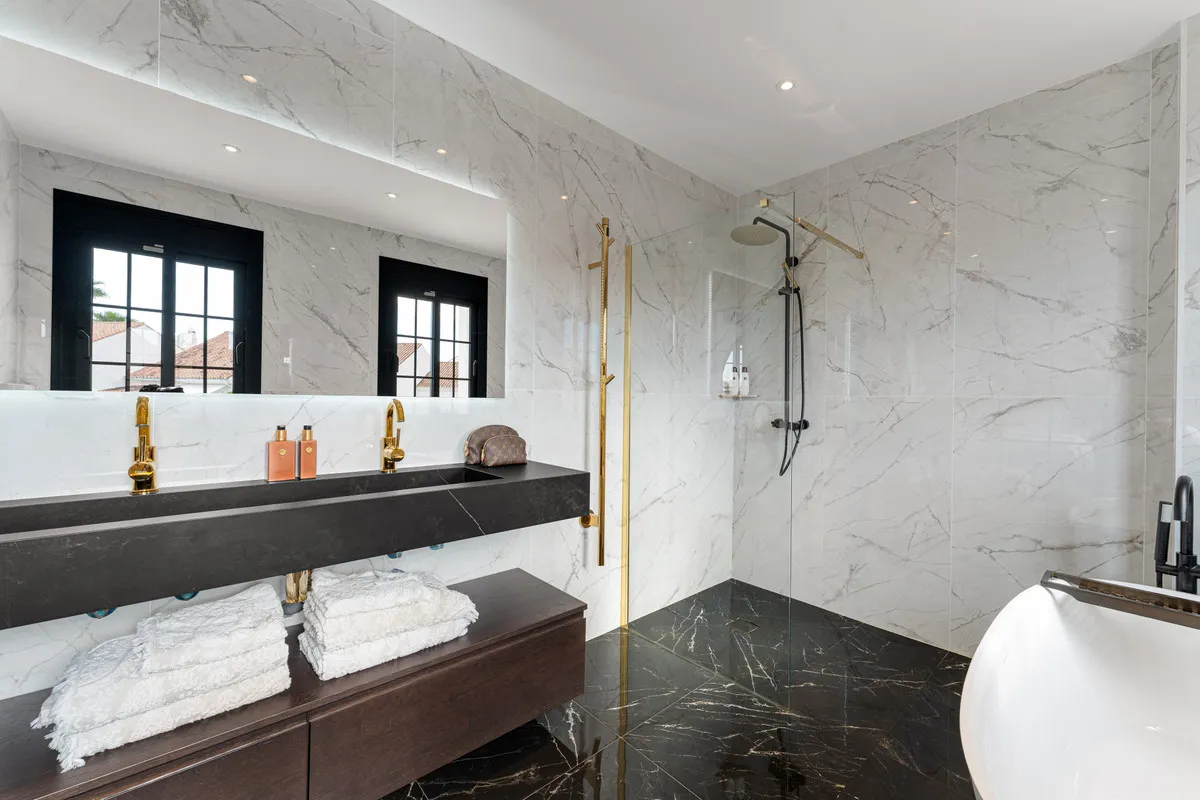 7a8294b0-bf83-4e97-98ad-d2d0b40205fa