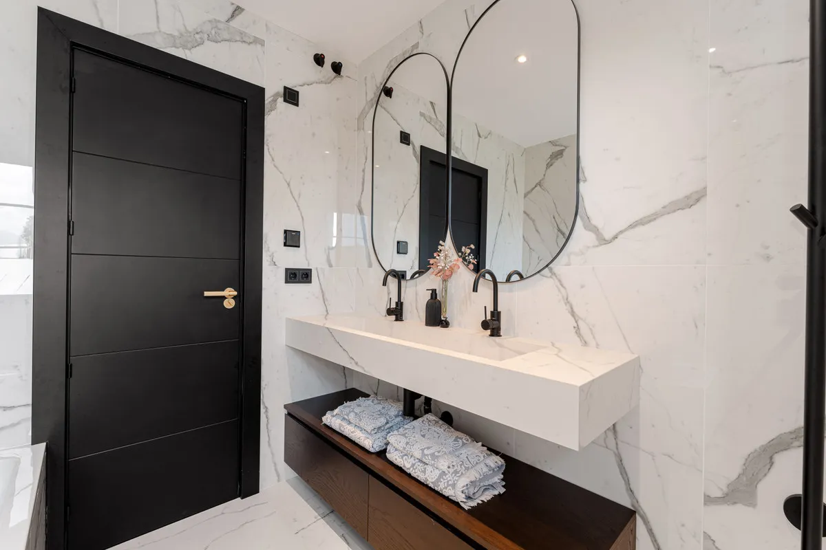 b7d680cf-4833-422d-8d10-48ee81a1e52c