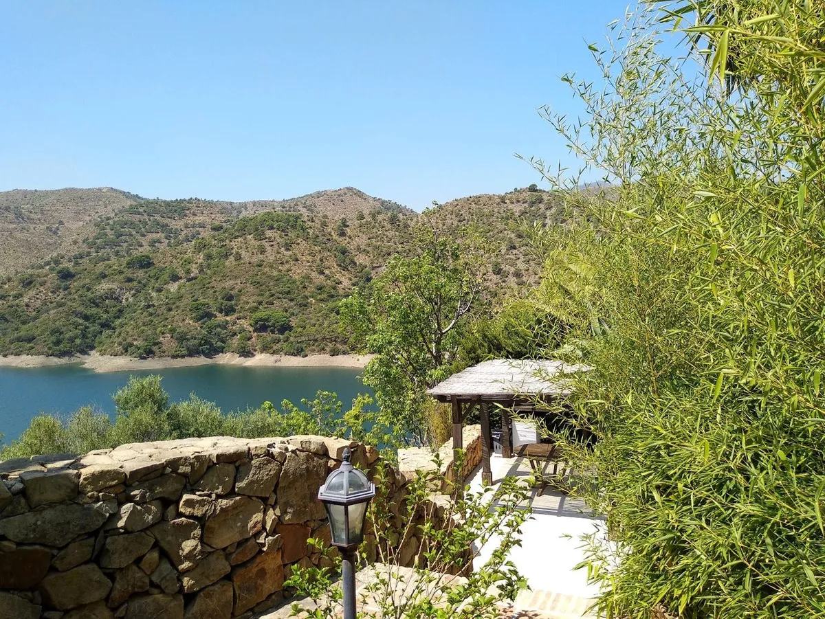 b2cec0ae-3550-4c2e-9e68-cbe320ea0454