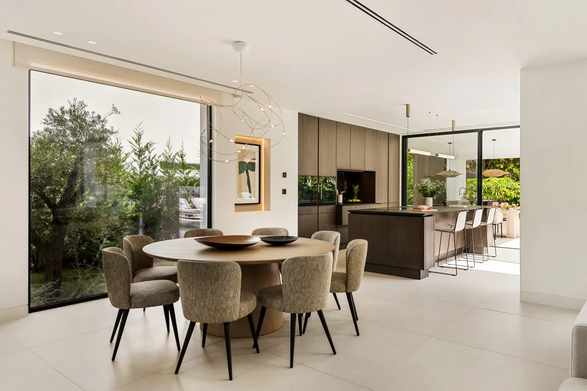 380fe913-74a0-4c94-b241-f9b0c09eaabd