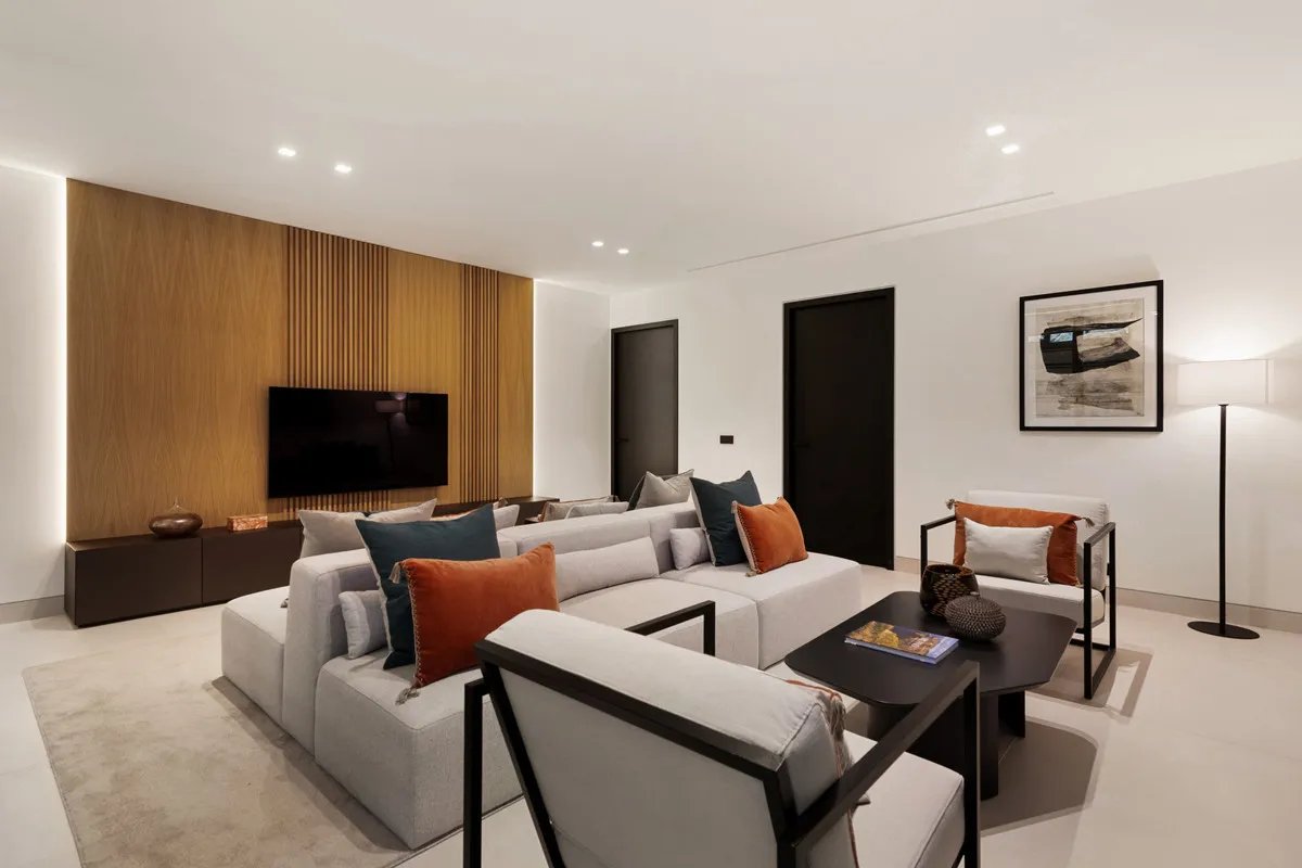 e08c091b-948c-4d69-9e37-a28eb124f66d