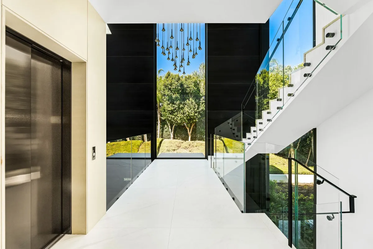 a200feea-965d-44bc-8fc7-92d4ae62b257