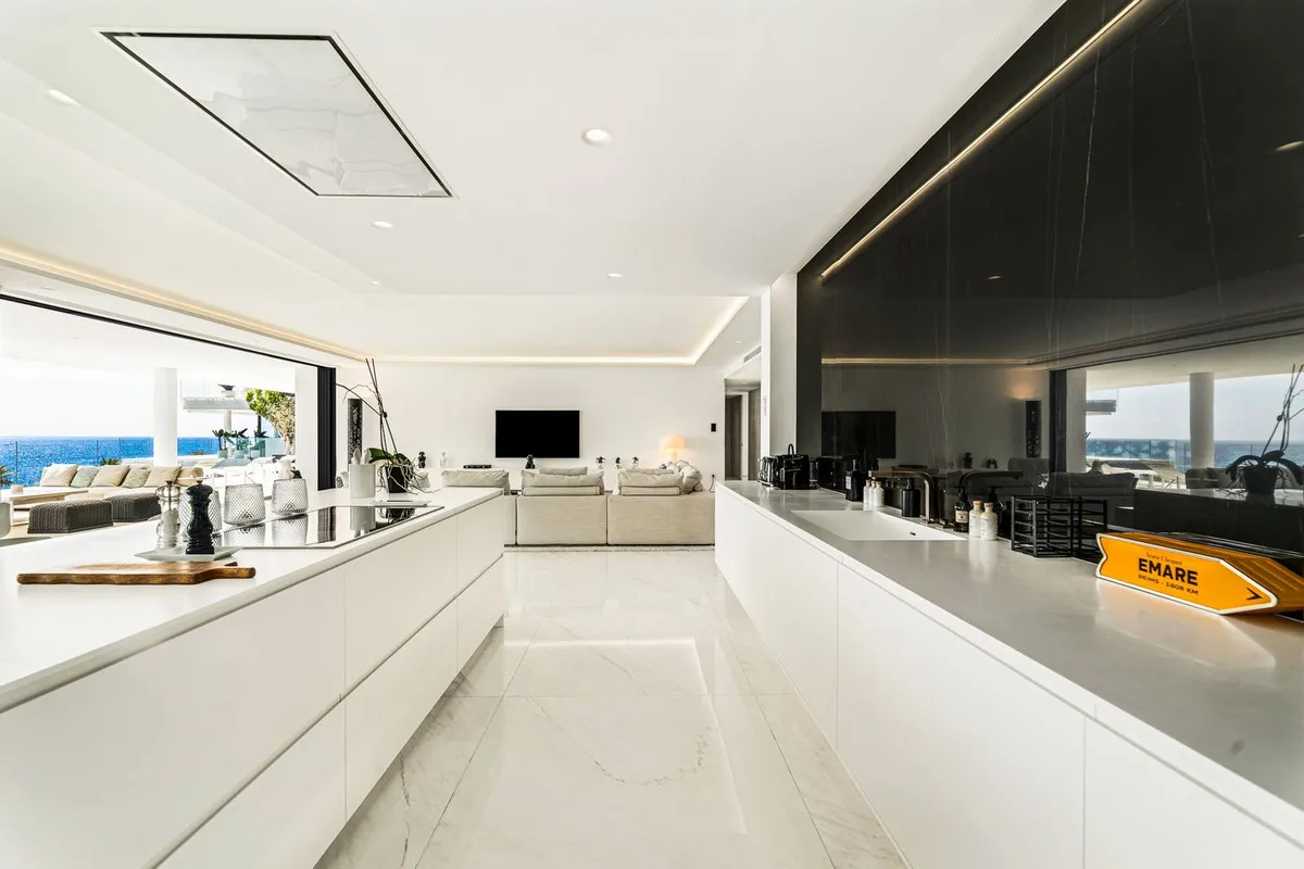 ac2e6f21-34da-4d7b-a96b-051144a1af38