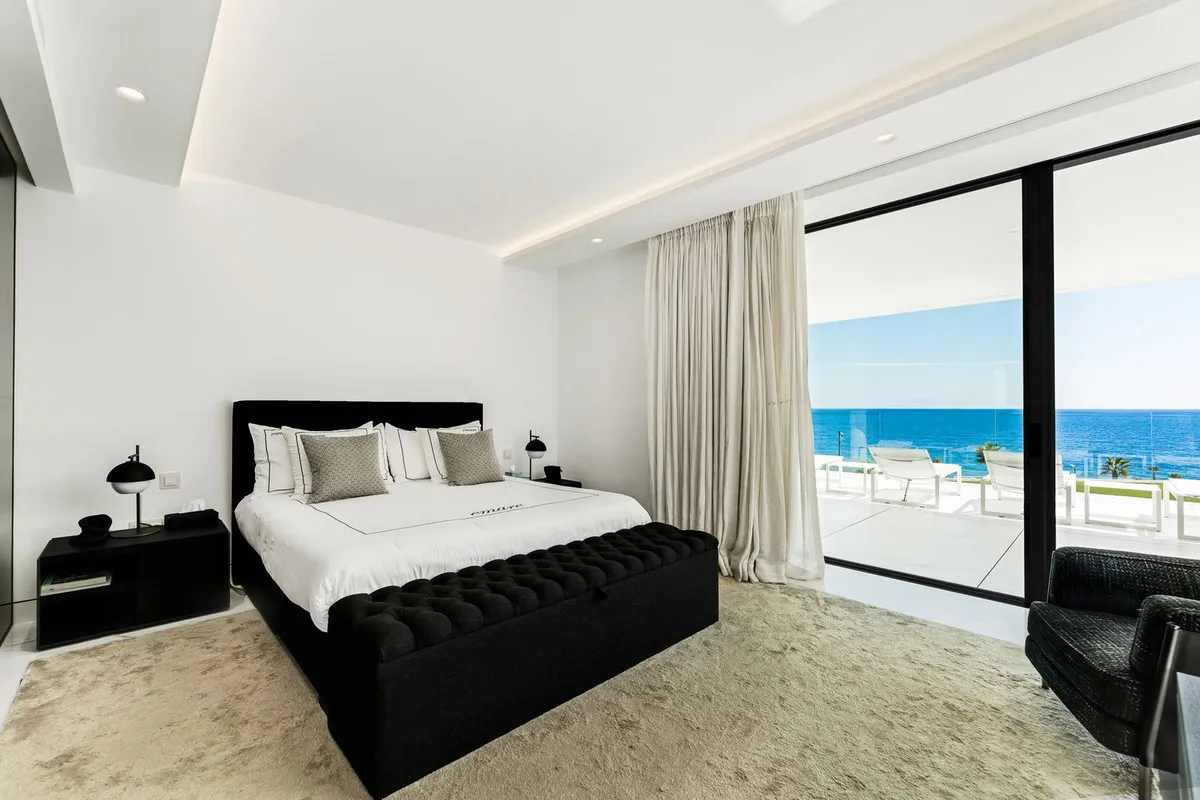 de76d73a-322e-476b-b541-a74c3a569831