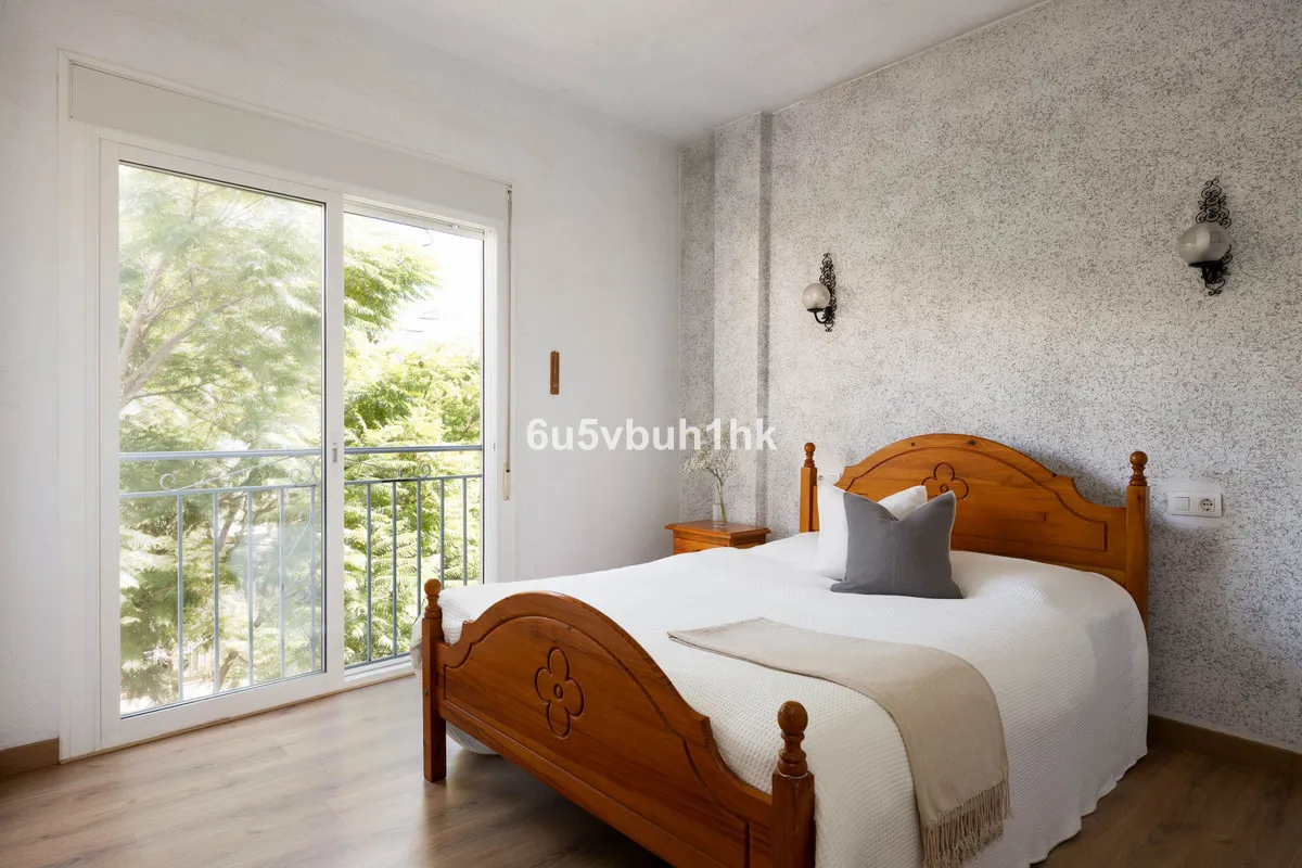 ea59a1a8-85a9-4679-953d-f97591f60307