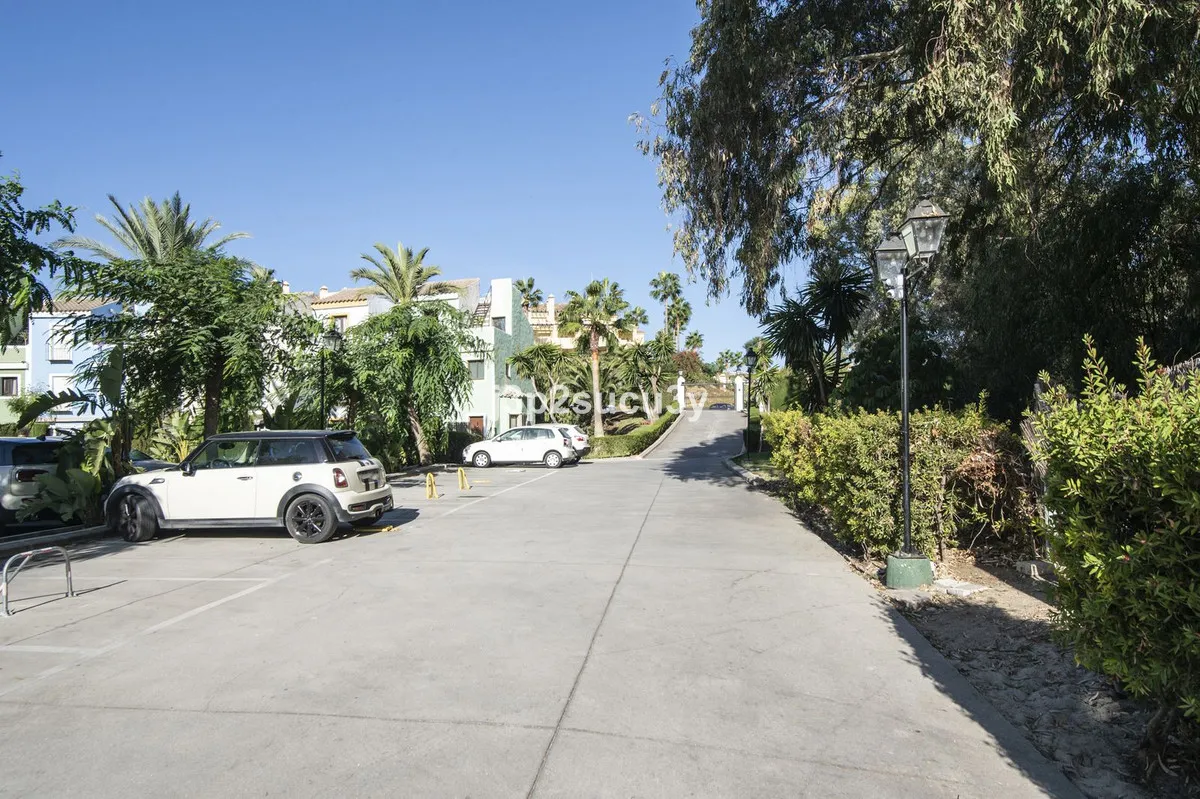 e2b13220-bc80-4889-a67f-8e3865a9d63d