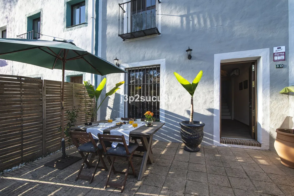 fc4bf534-f579-43dd-a43e-6b9be058105c