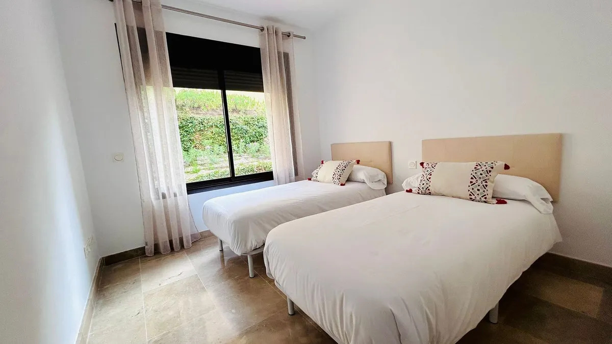 742ff1f7-5887-4ca2-be00-12b063bf2e7c