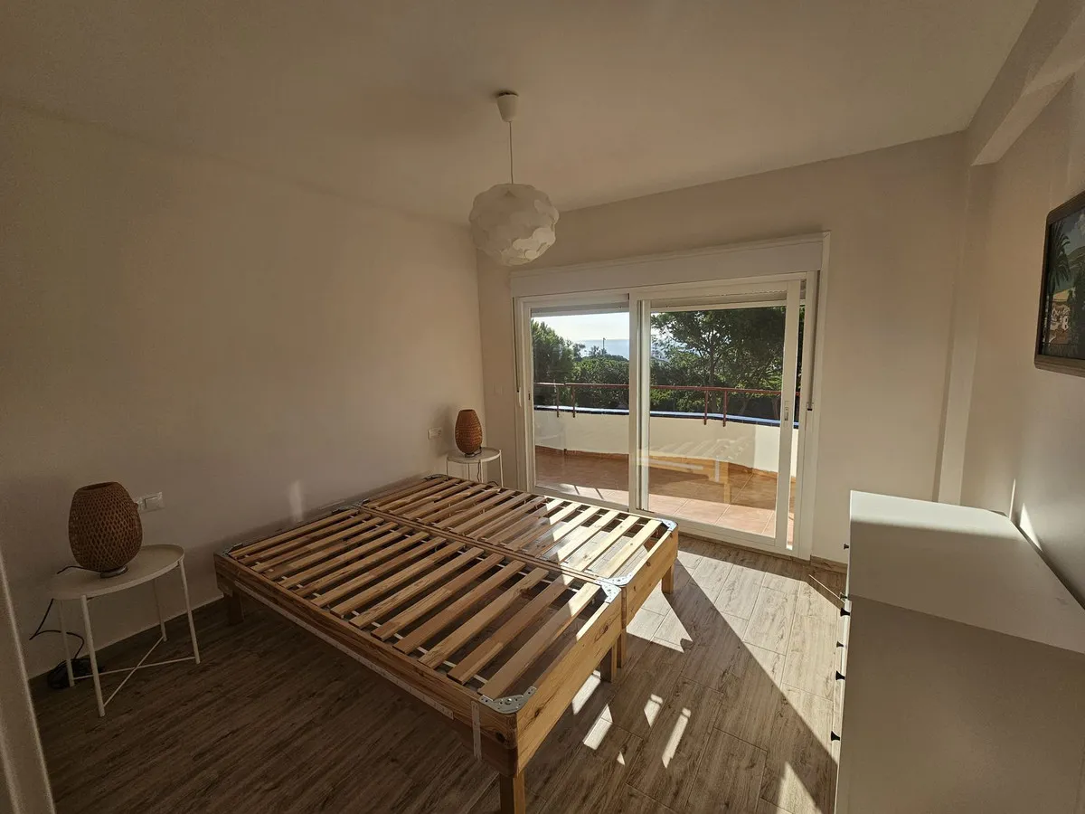 dc1e2969-e417-4c91-b92c-56195a08dd8a