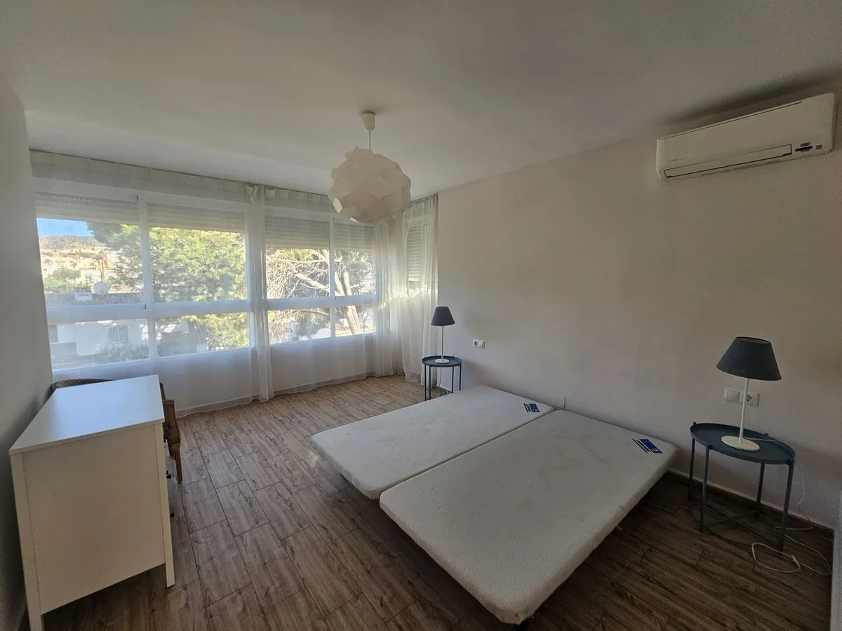 ea49e5d2-627d-4fbf-b5d2-e33fdb4884dd