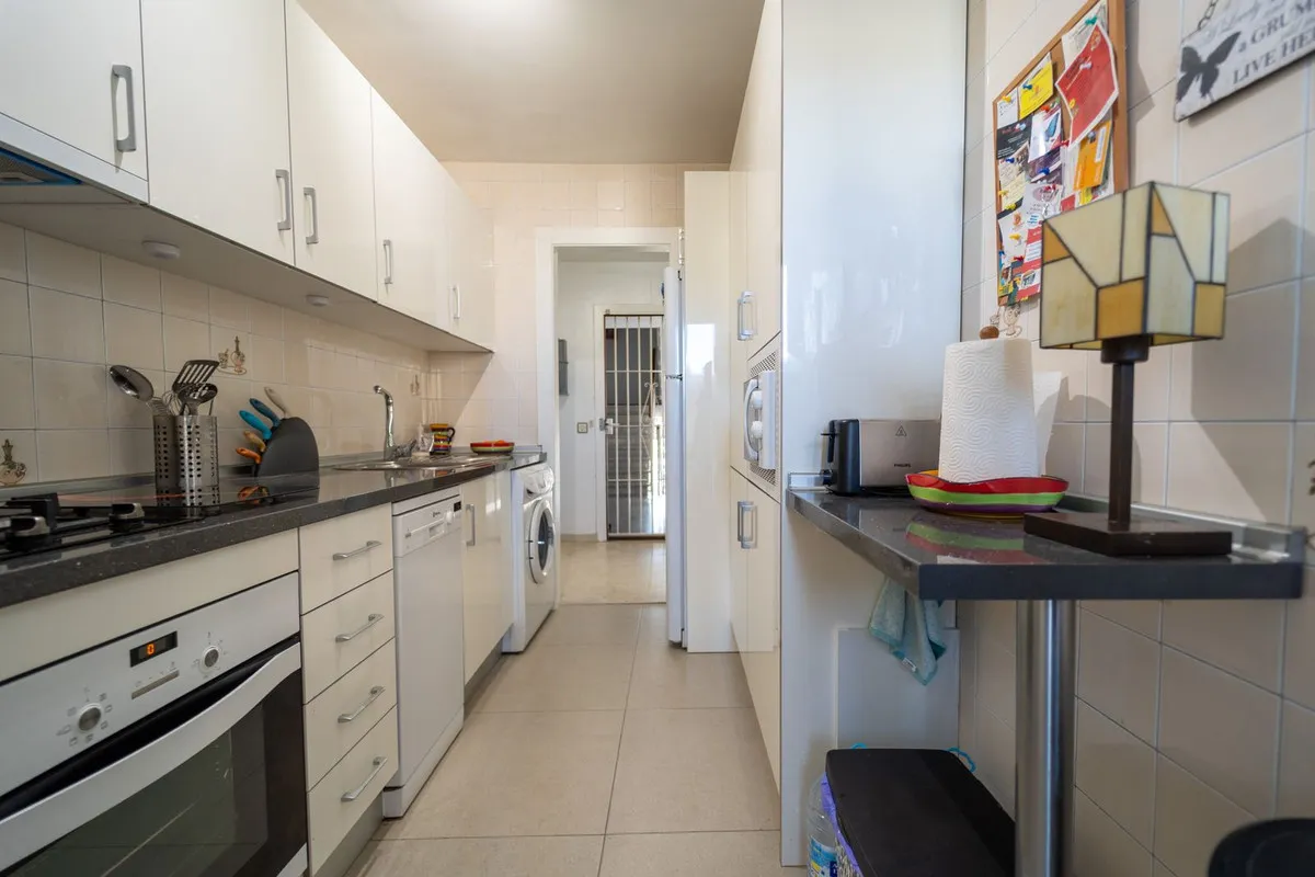 c39eb26d-2812-4e50-8b49-8c6bbe08406a