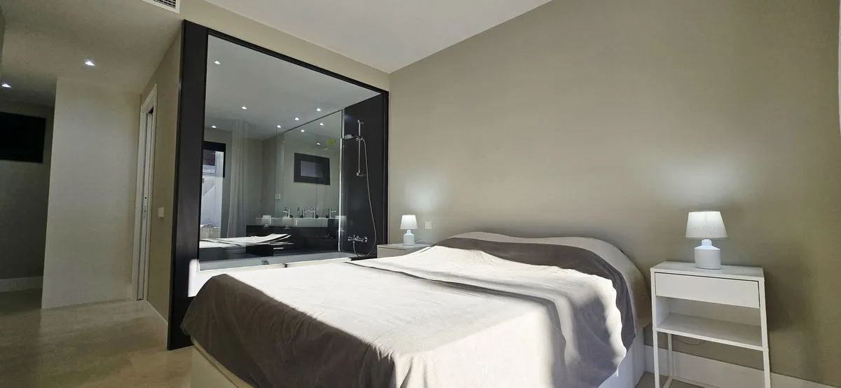 776a8c05-fb0e-45c0-9fc4-689cccf78ac0