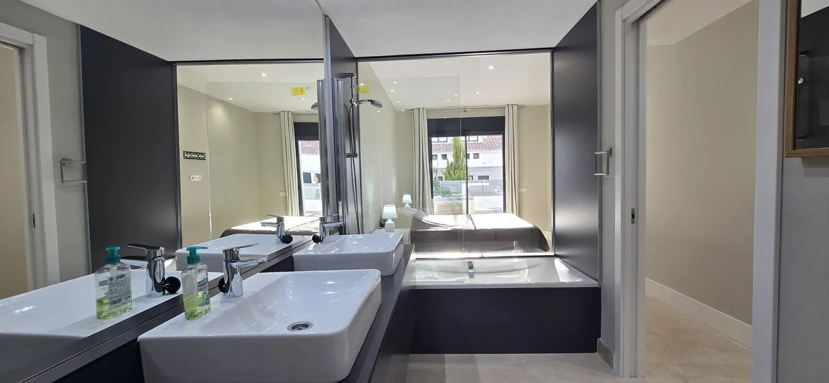 be598c83-dedb-4a80-a1e9-cd841a400e56