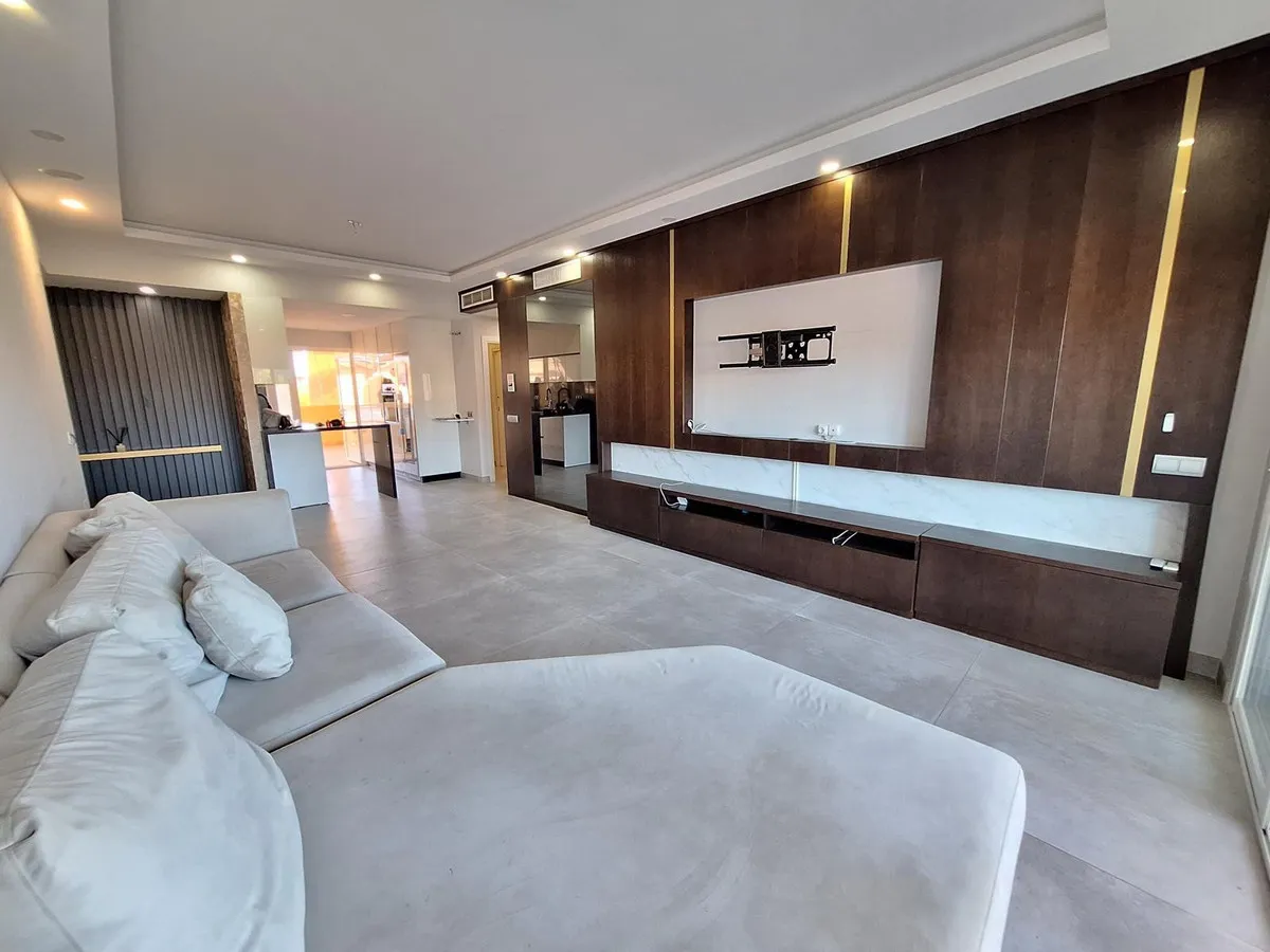 f3a305e8-9c7d-4d3a-917c-65668130abab