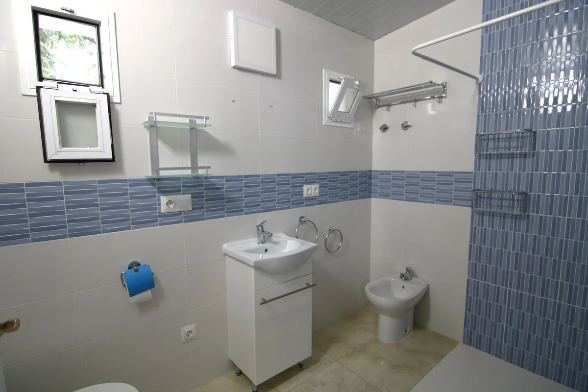 0e949747-4b94-41eb-9010-379edab354a2