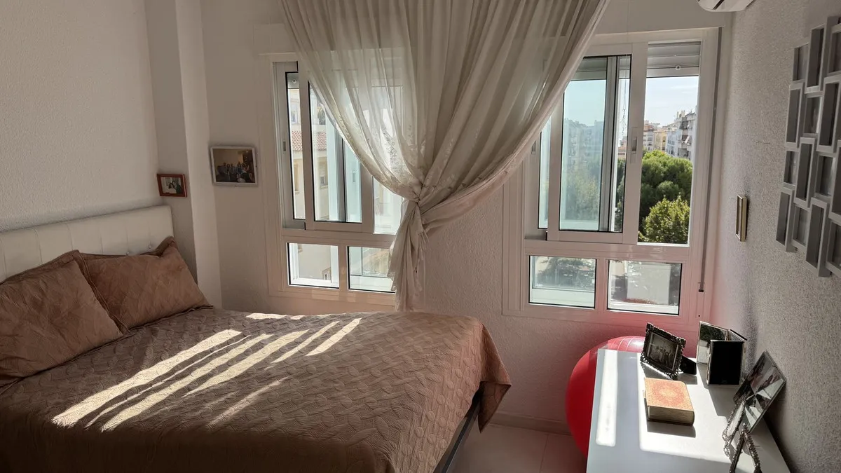 e027dc53-264d-4e74-88b7-d01bd13444df