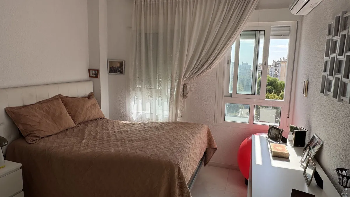 f8965989-8c1f-4096-ae26-624f80dadd8e