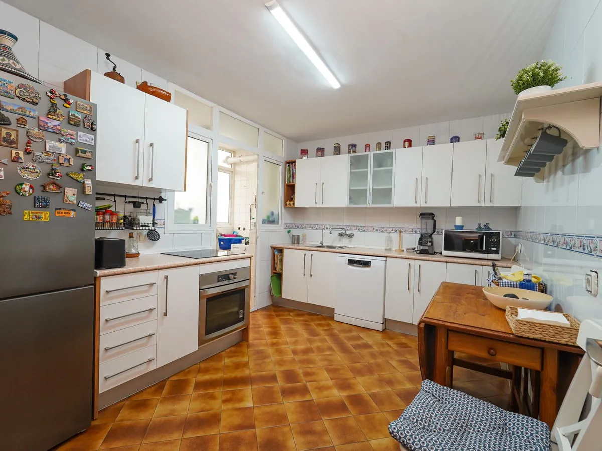 54f9ec23-9dc9-429f-a7f8-57d9b0823885