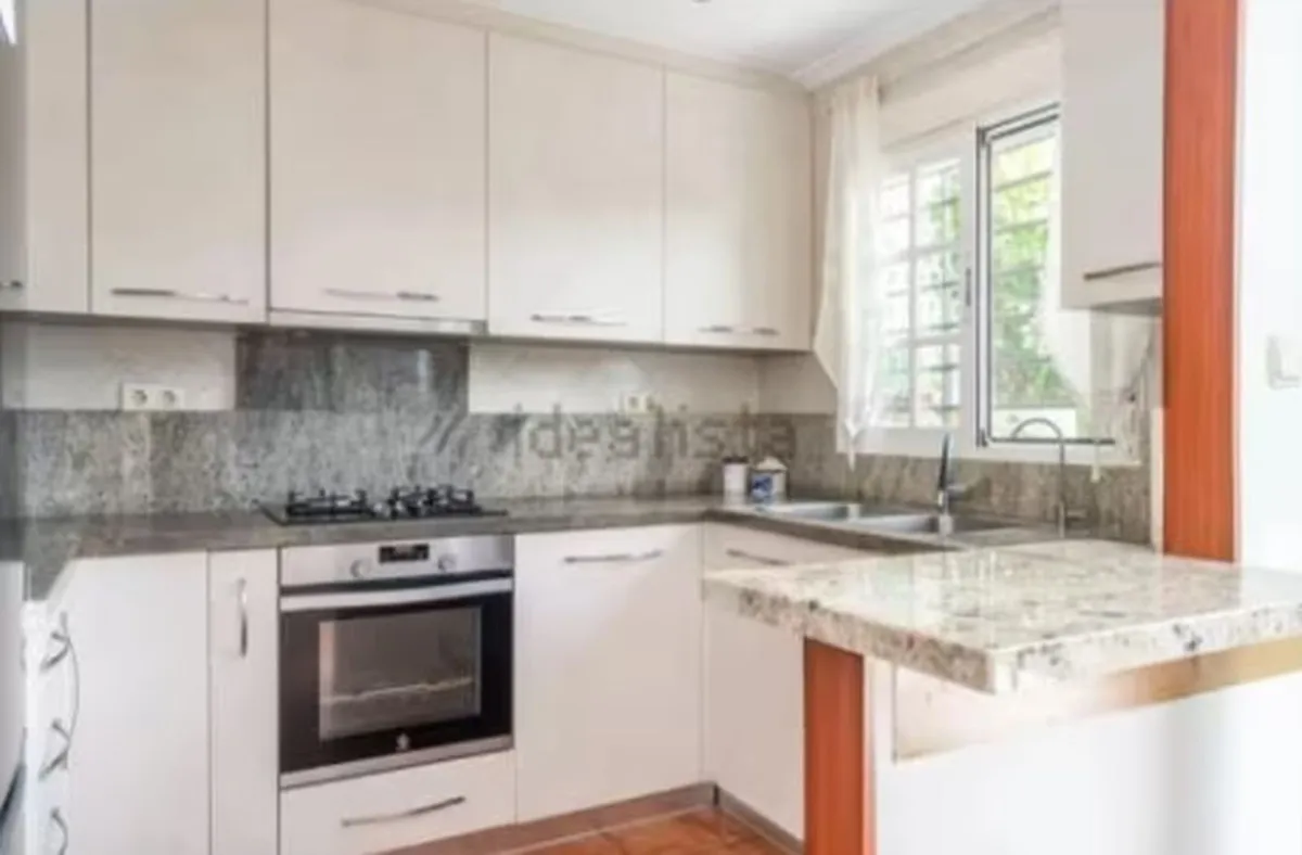 a30ef493-61e7-42c8-84d6-361957ac3c12